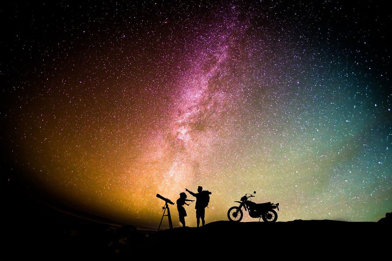 skywatch, couple, love-3384730.jpg